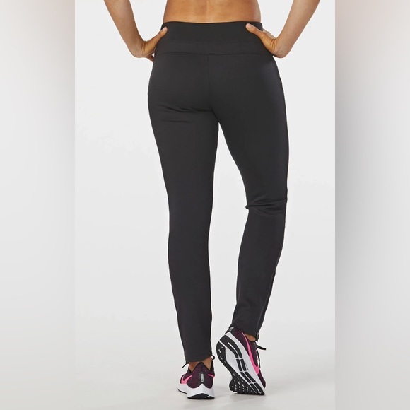 SOLD - ♥️ NWOT Korsa Impact Track Pant - Picture 2 of 12